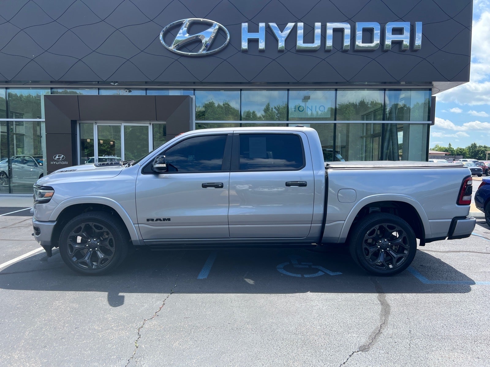 2022 RAM 1500 Limited Crew Cab 5'7's photo