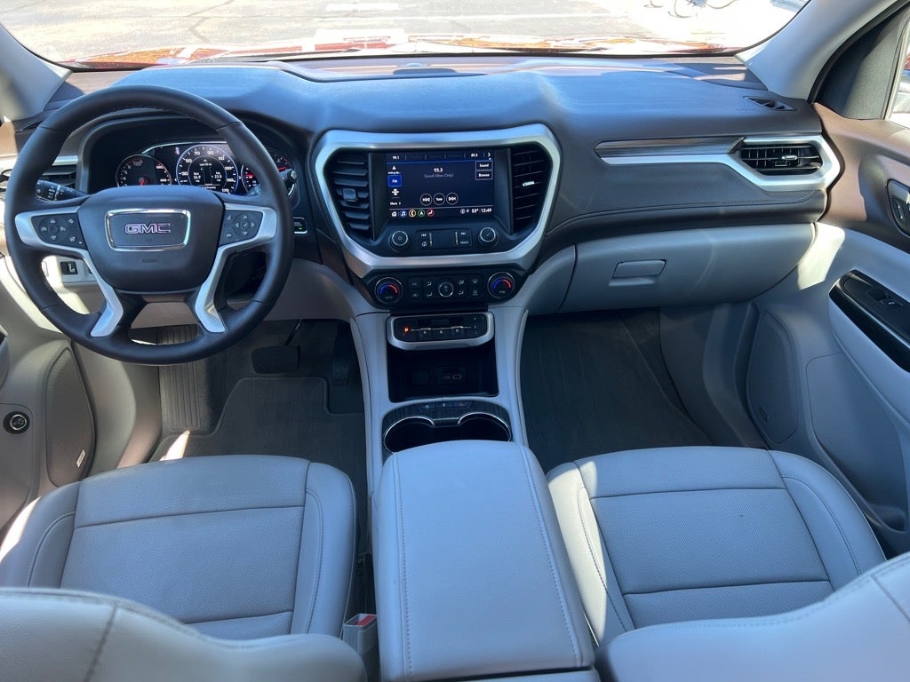 2023 GMC Acadia SLT