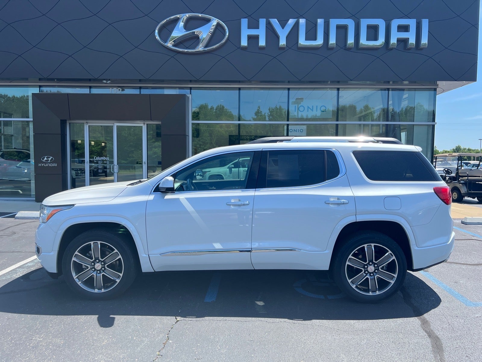 2019 GMC Acadia Denali FWD's photo