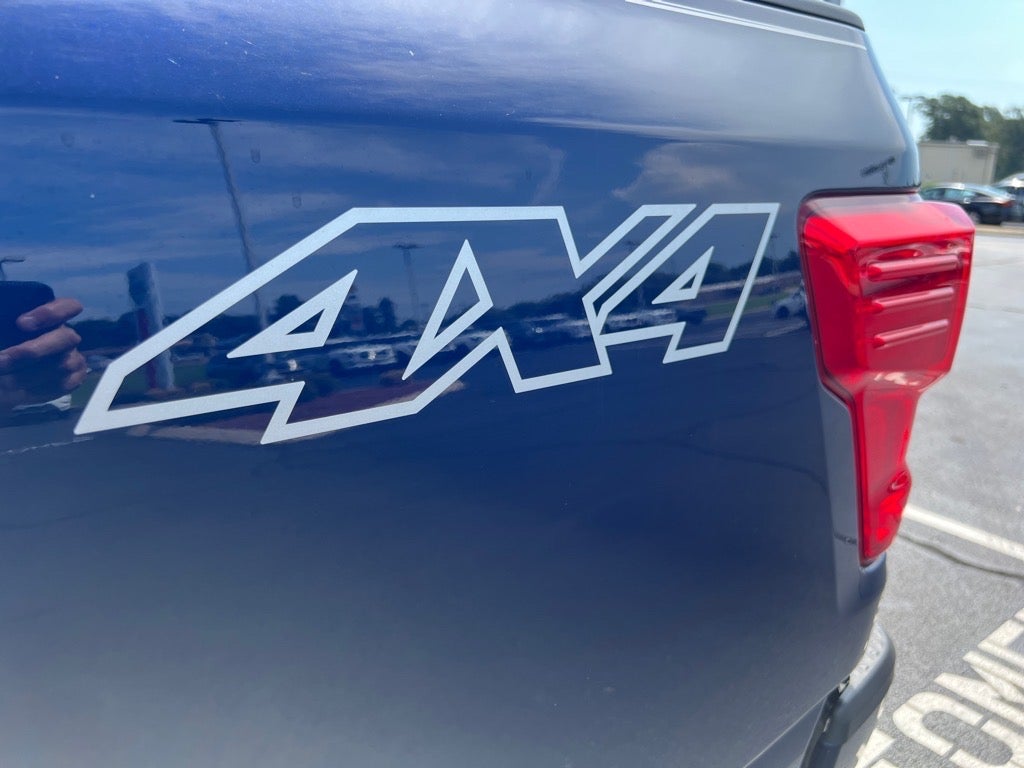 2024 Nissan Titan XD SV