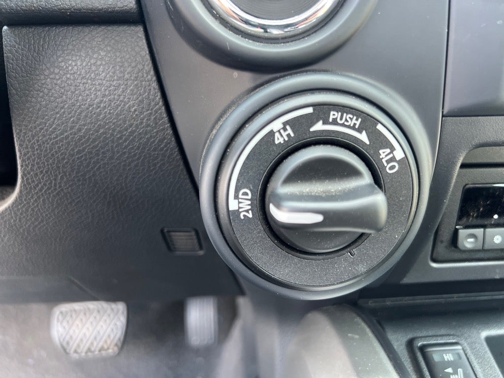 2024 Nissan Titan XD SV