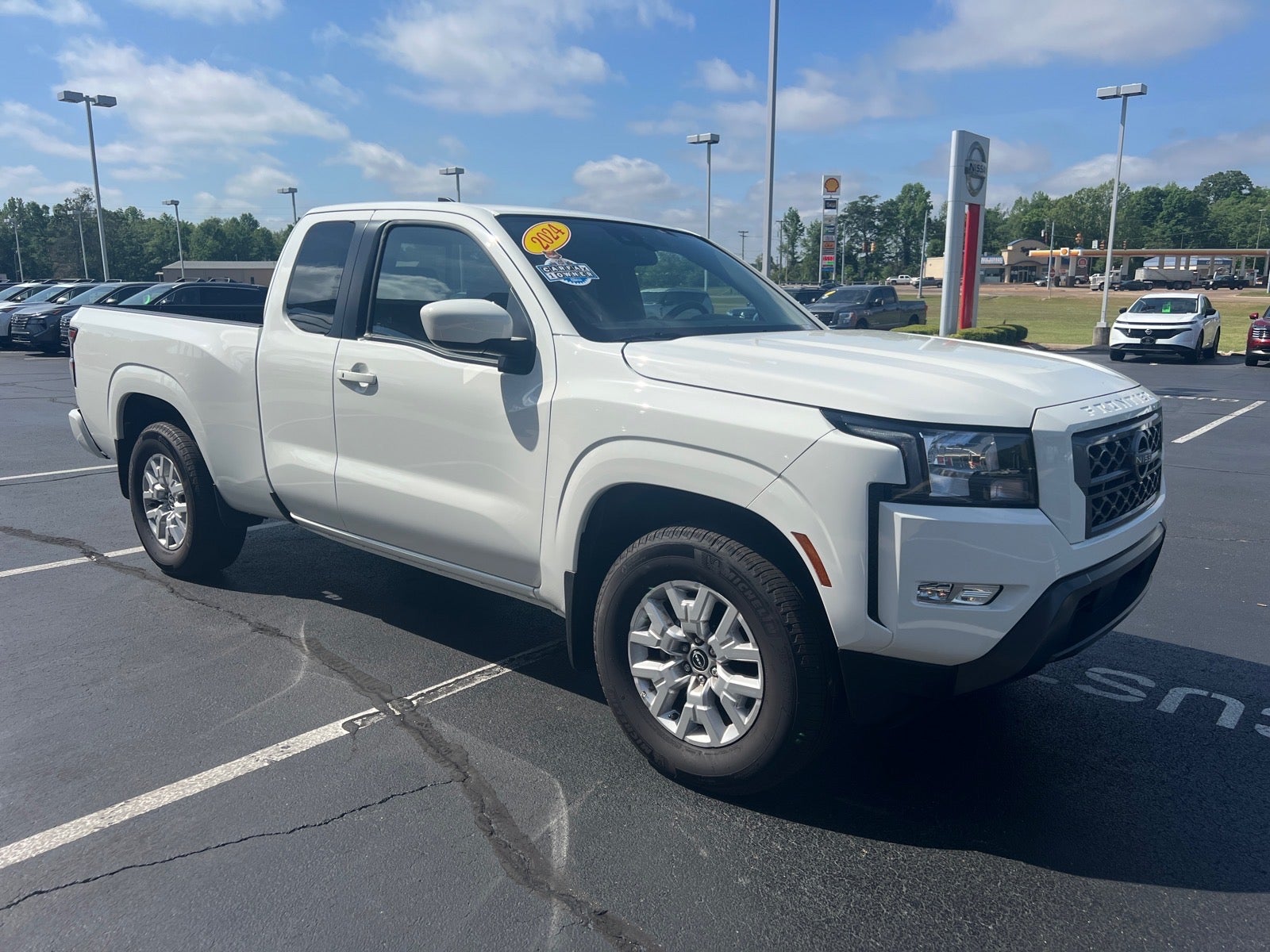 2024 Nissan Frontier SV