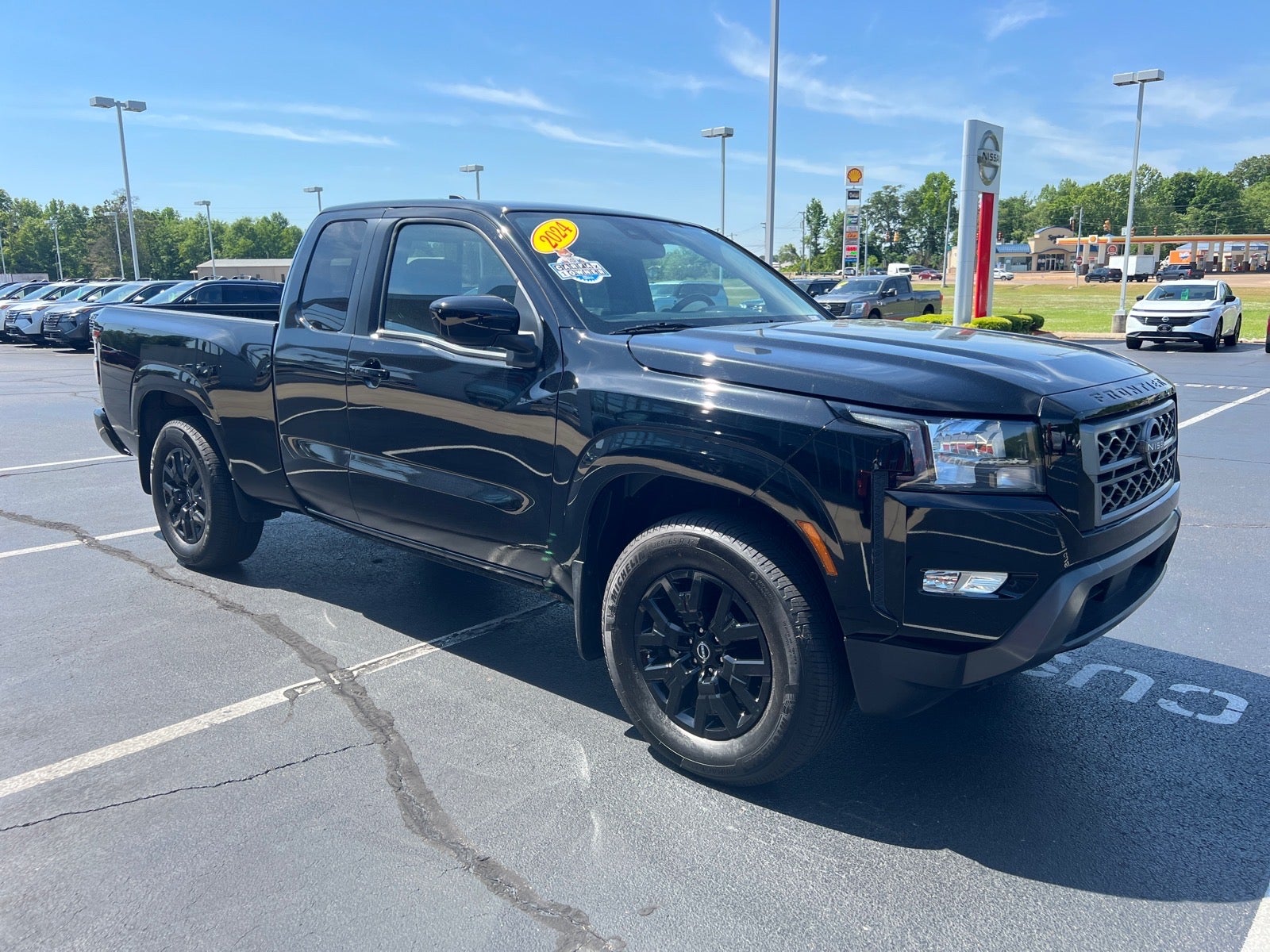 2024 Nissan Frontier SV