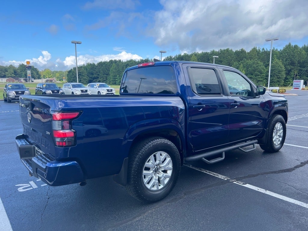 2022 Nissan Frontier SV