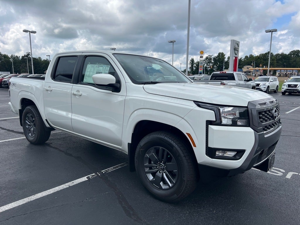 2025 Nissan Frontier SV