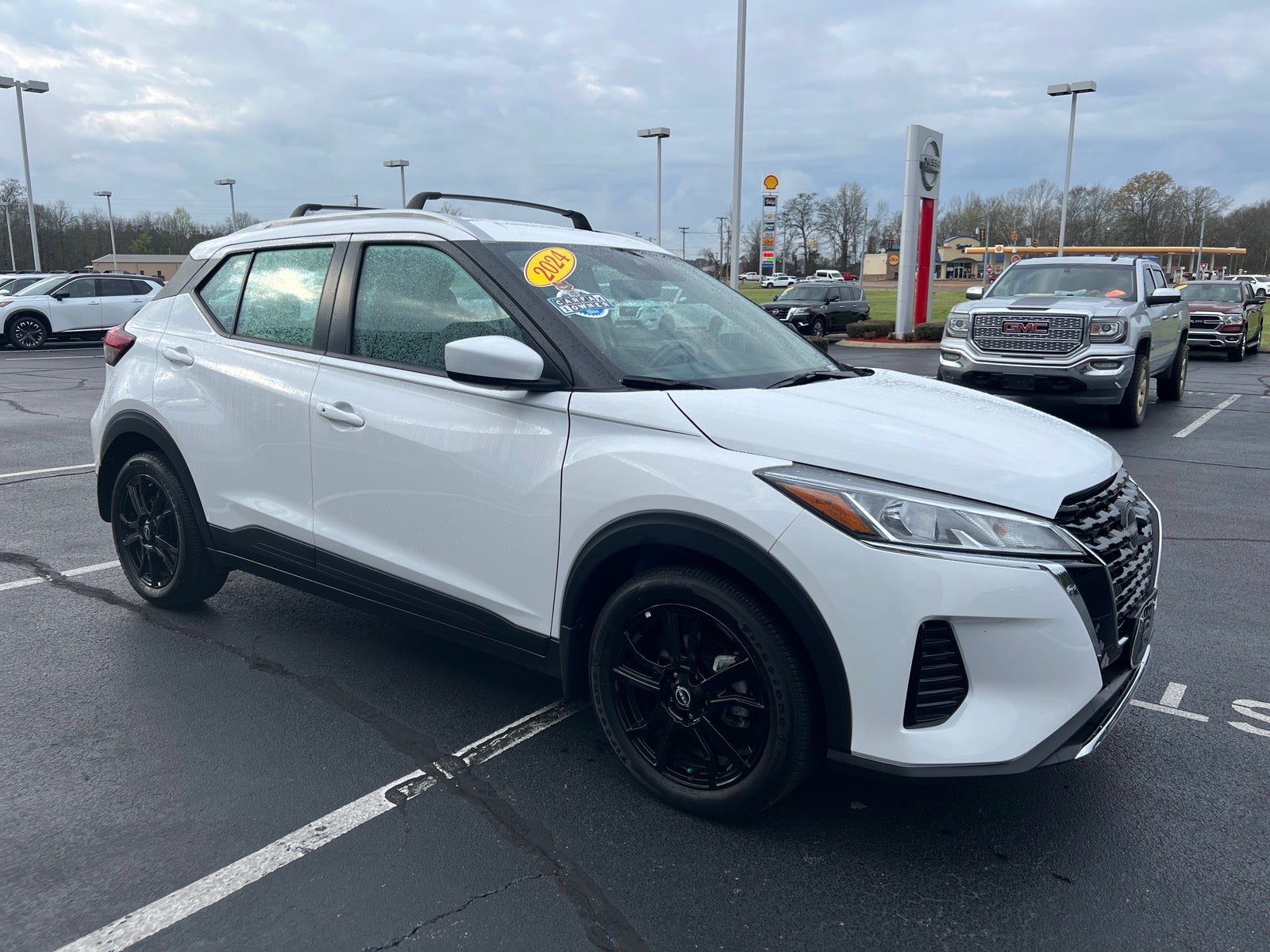 2024 Nissan Kicks SV