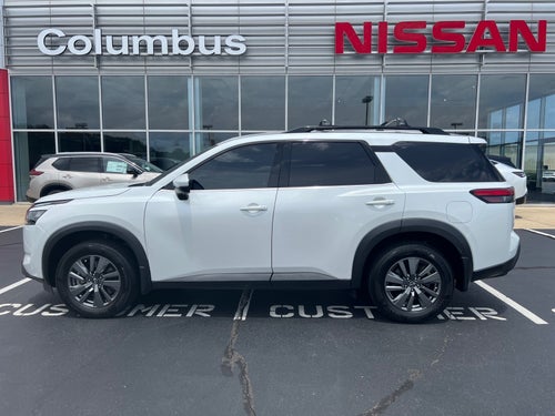 2025 Nissan Pathfinder SV