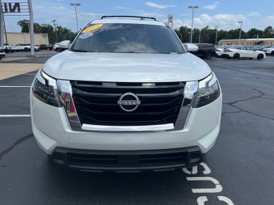 2025 Nissan Pathfinder SV