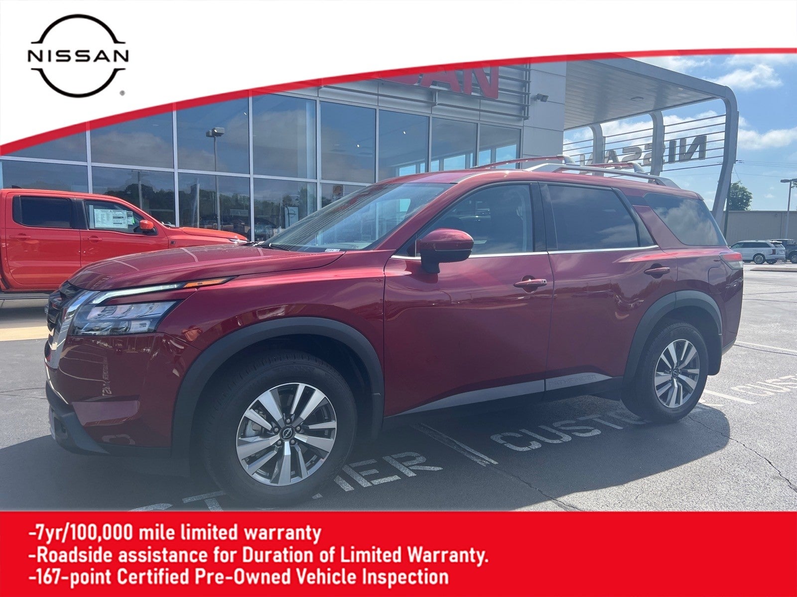 2025 Nissan Pathfinder SL
