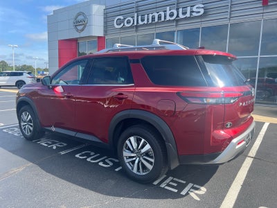 2025 Nissan Pathfinder SL