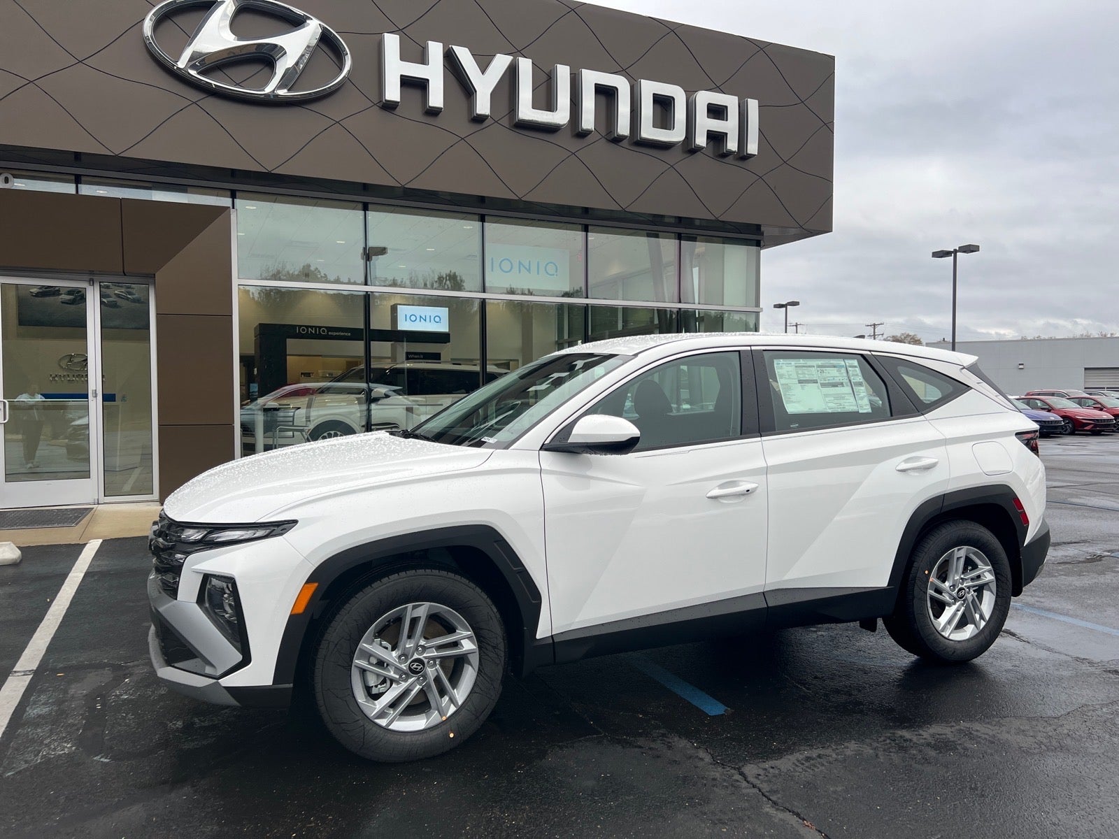 2026 Hyundai TUCSON SE