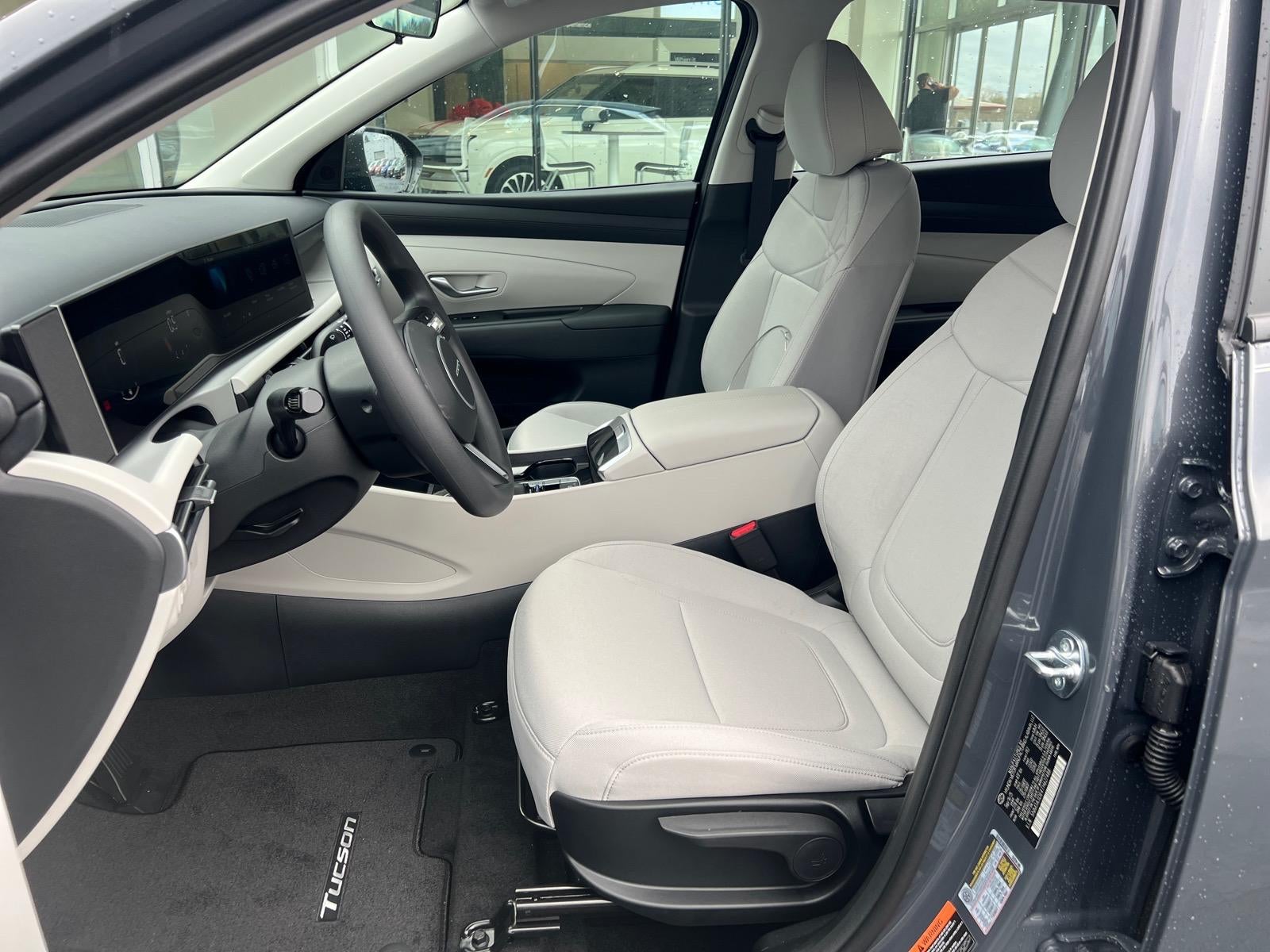 2026 Hyundai TUCSON SE