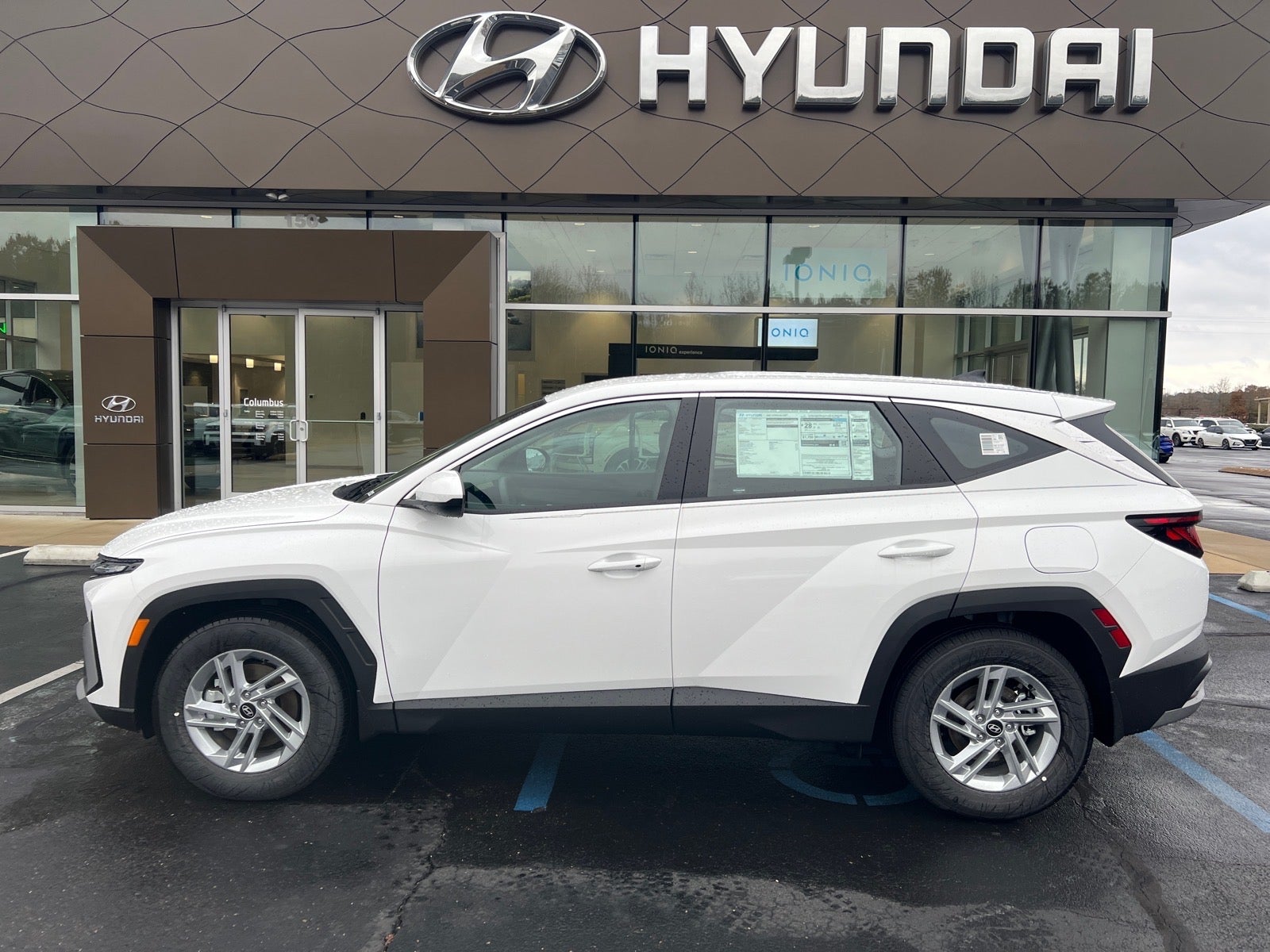 2026 Hyundai TUCSON SE