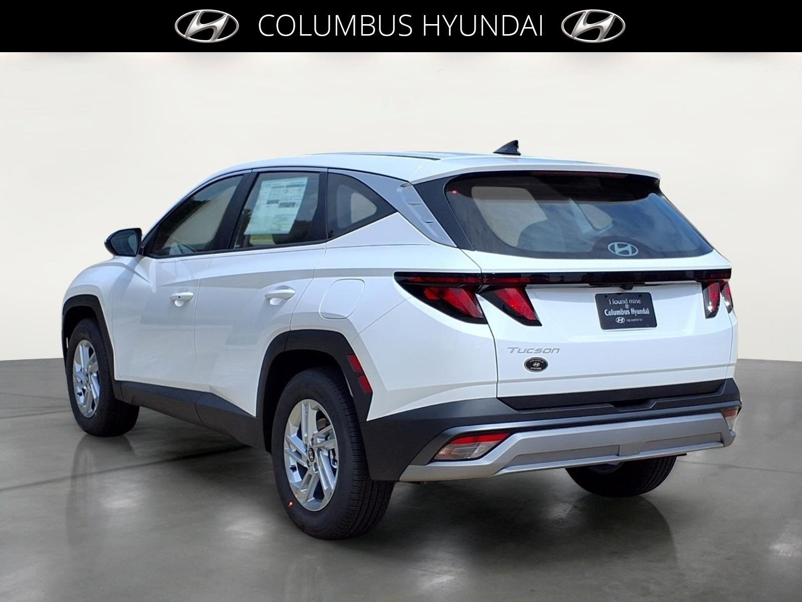 2026 Hyundai TUCSON SE