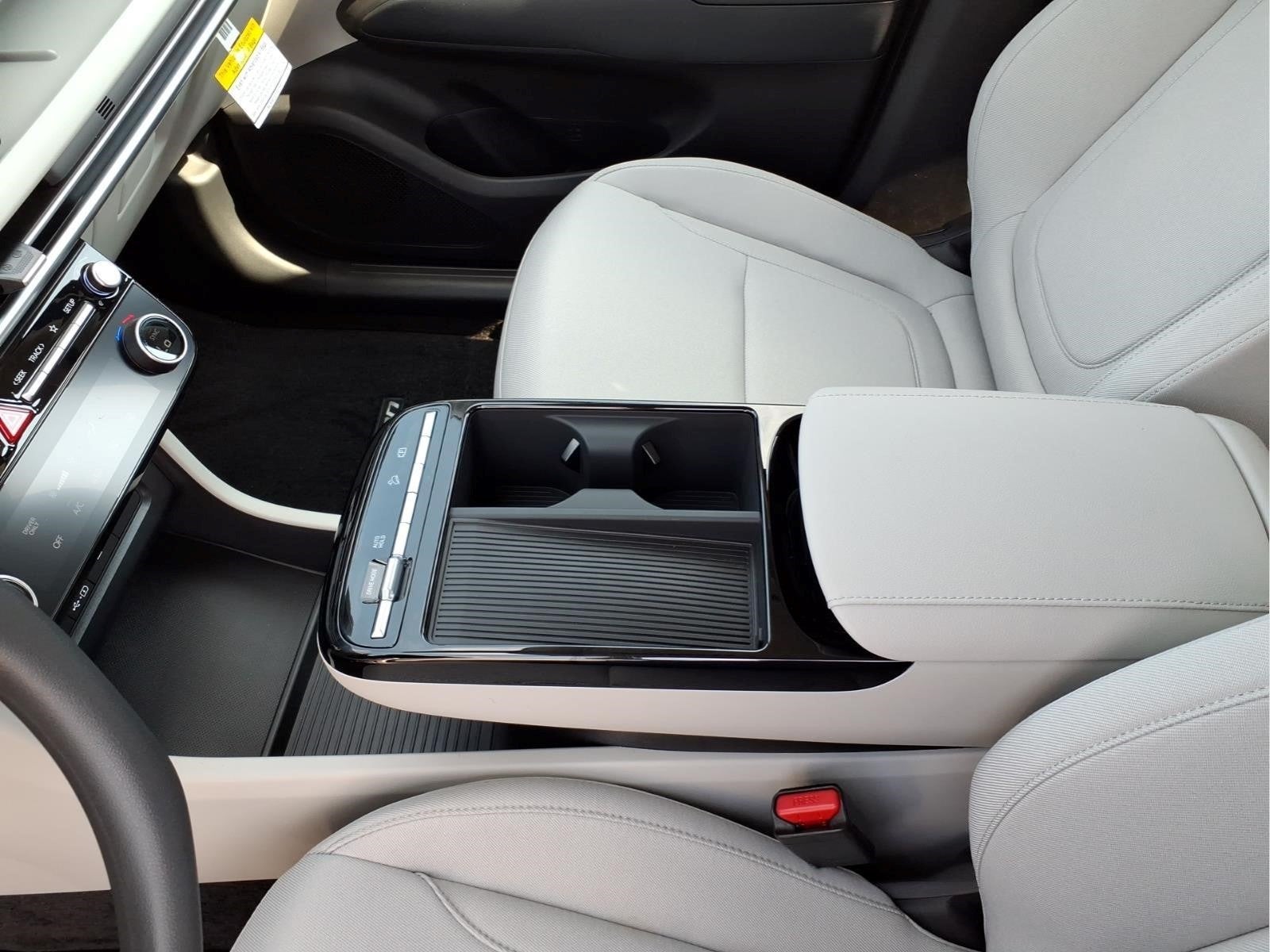 2026 Hyundai TUCSON HYBRID SE
