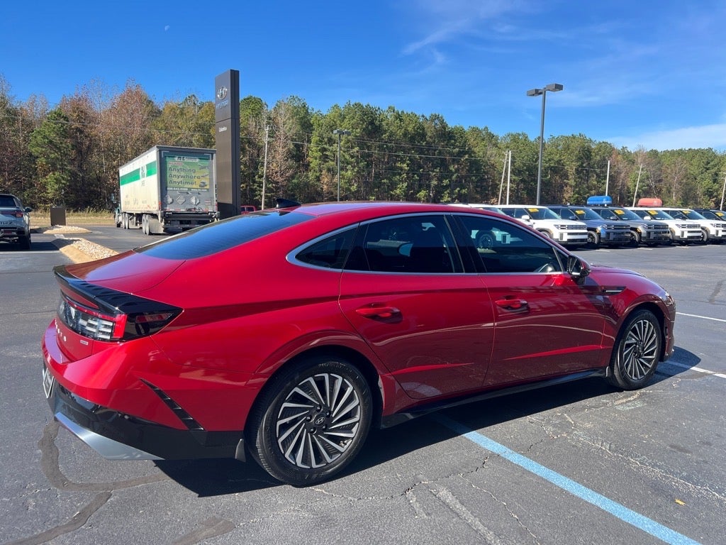2025 Hyundai SONATA HYBRID SEL