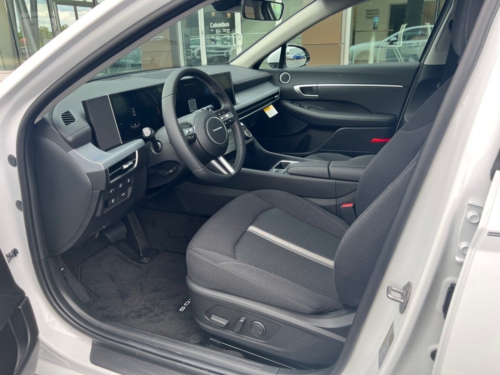 2025 Hyundai SONATA HYBRID SEL