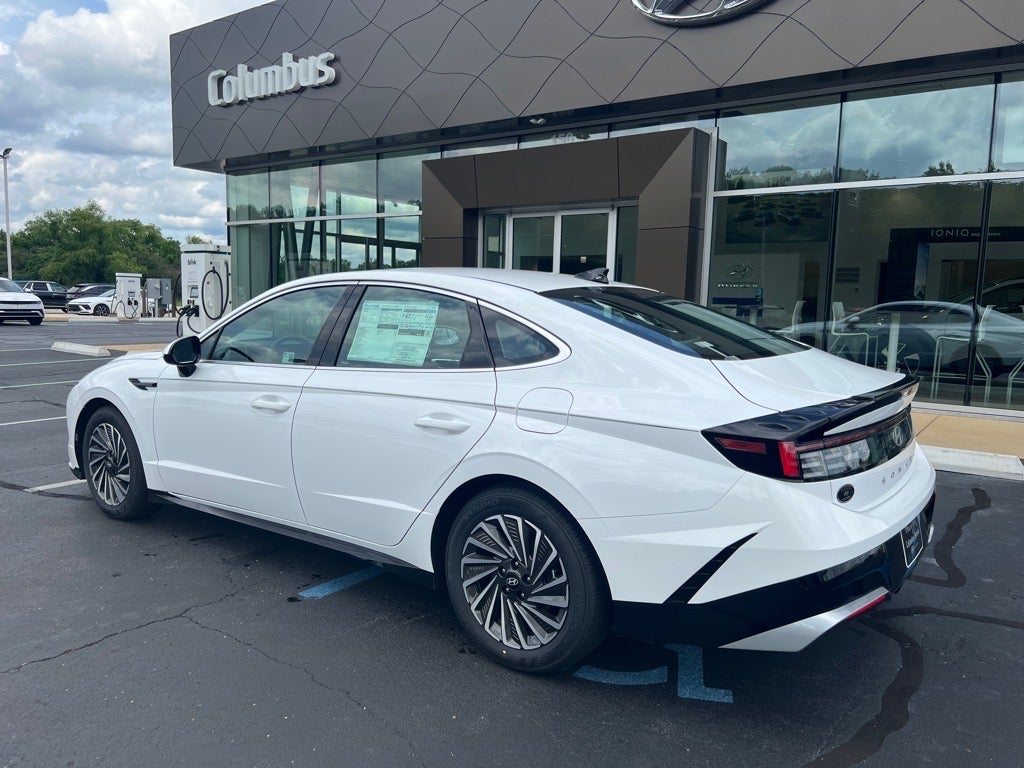 2025 Hyundai SONATA HYBRID SEL