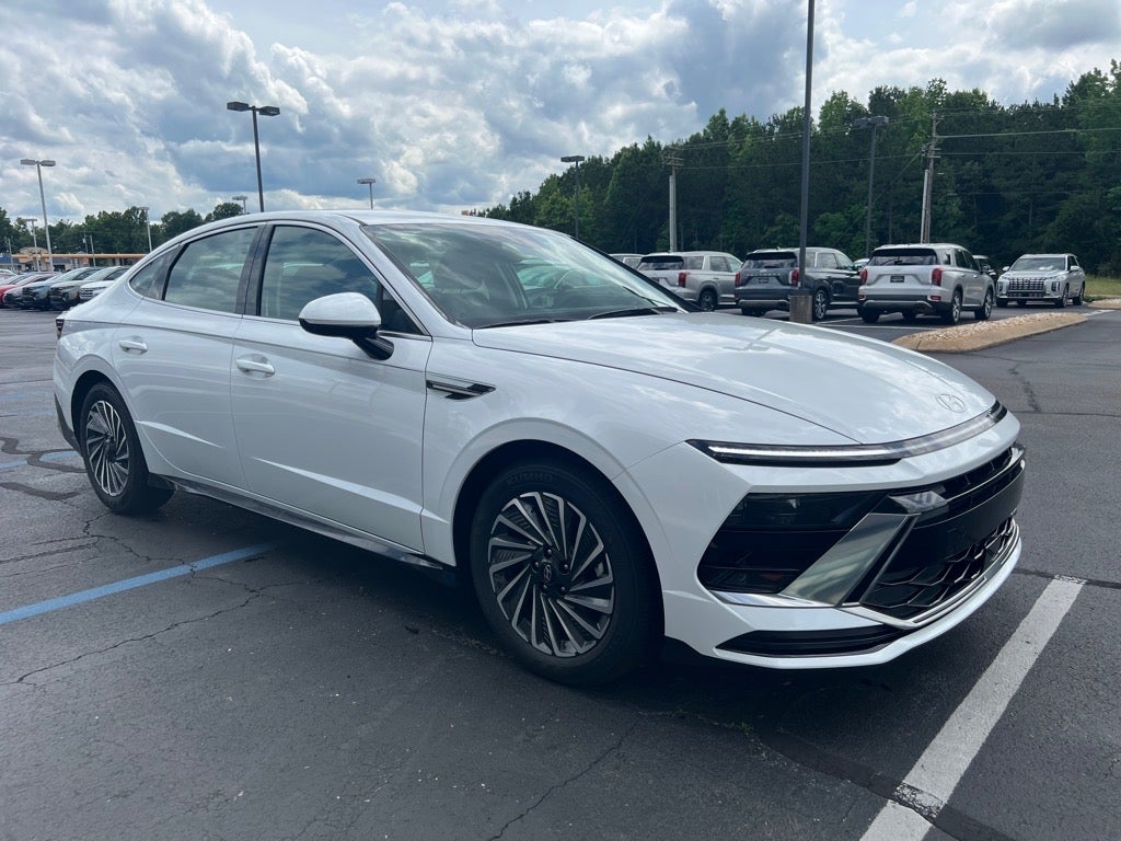 2025 Hyundai SONATA HYBRID SEL