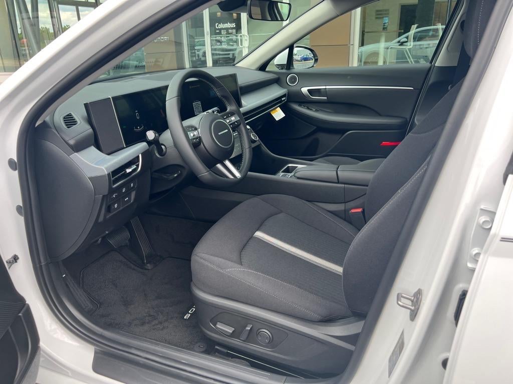 2025 Hyundai SONATA HYBRID SEL