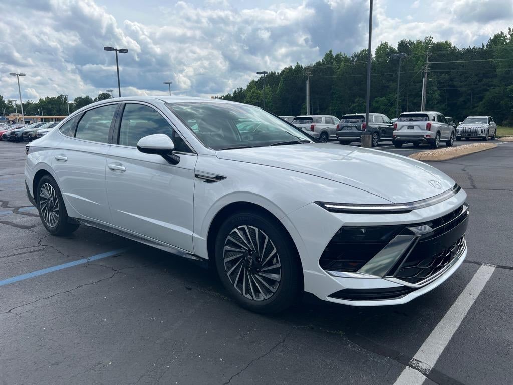 2025 Hyundai SONATA HYBRID SEL