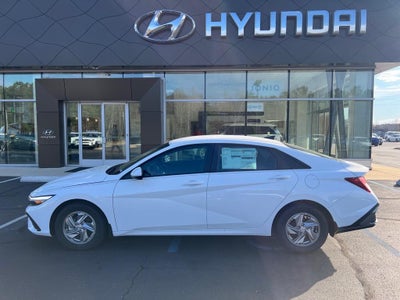 2026 Hyundai ELANTRA SE