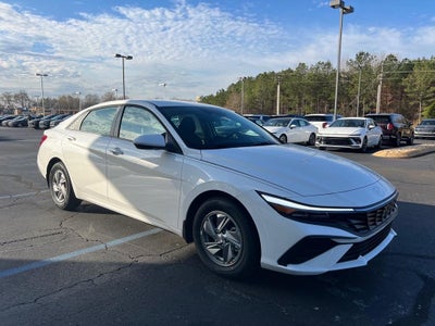 2026 Hyundai ELANTRA SE