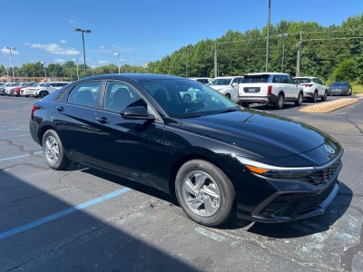 2026 Hyundai ELANTRA SE