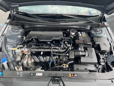 2024 Hyundai ELANTRA SE