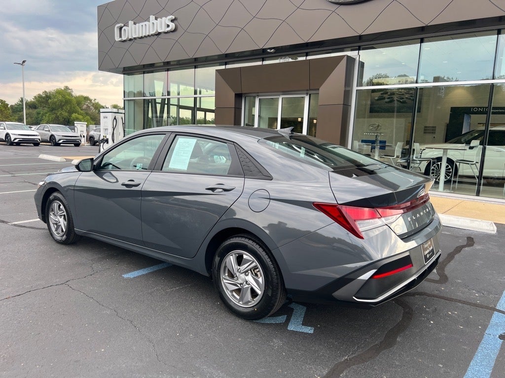 2024 Hyundai ELANTRA SE