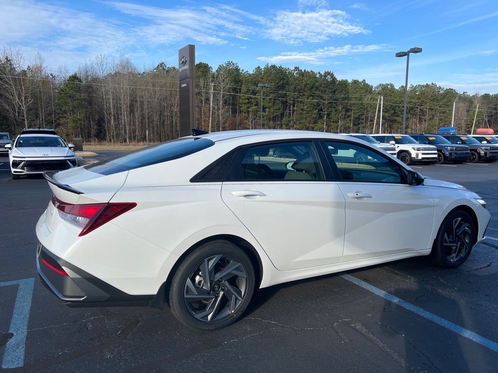 2025 Hyundai ELANTRA SEL Sport