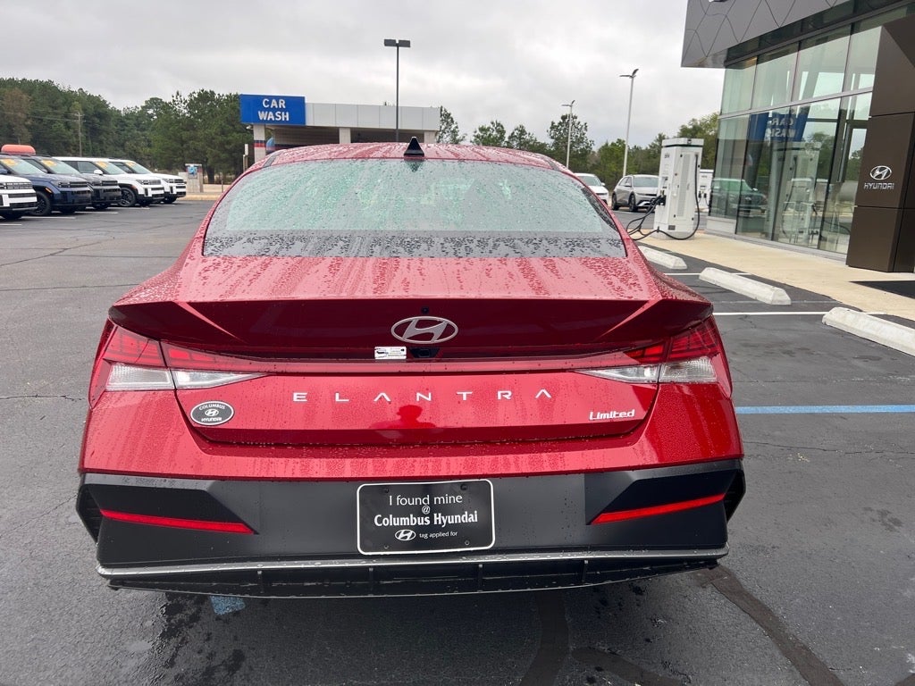 2025 Hyundai ELANTRA Limited