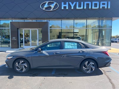 2025 Hyundai ELANTRA Limited