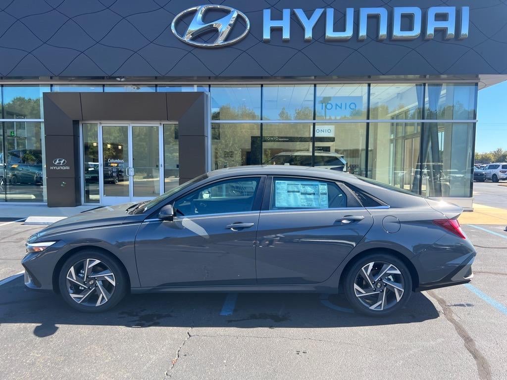 2025 Hyundai ELANTRA Limited