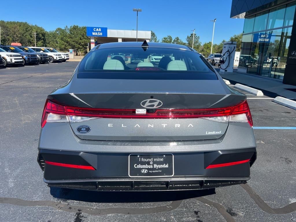 2025 Hyundai ELANTRA Limited