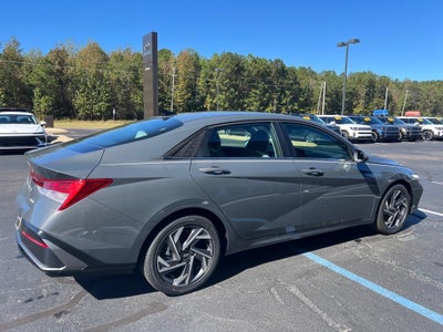 2025 Hyundai ELANTRA Limited