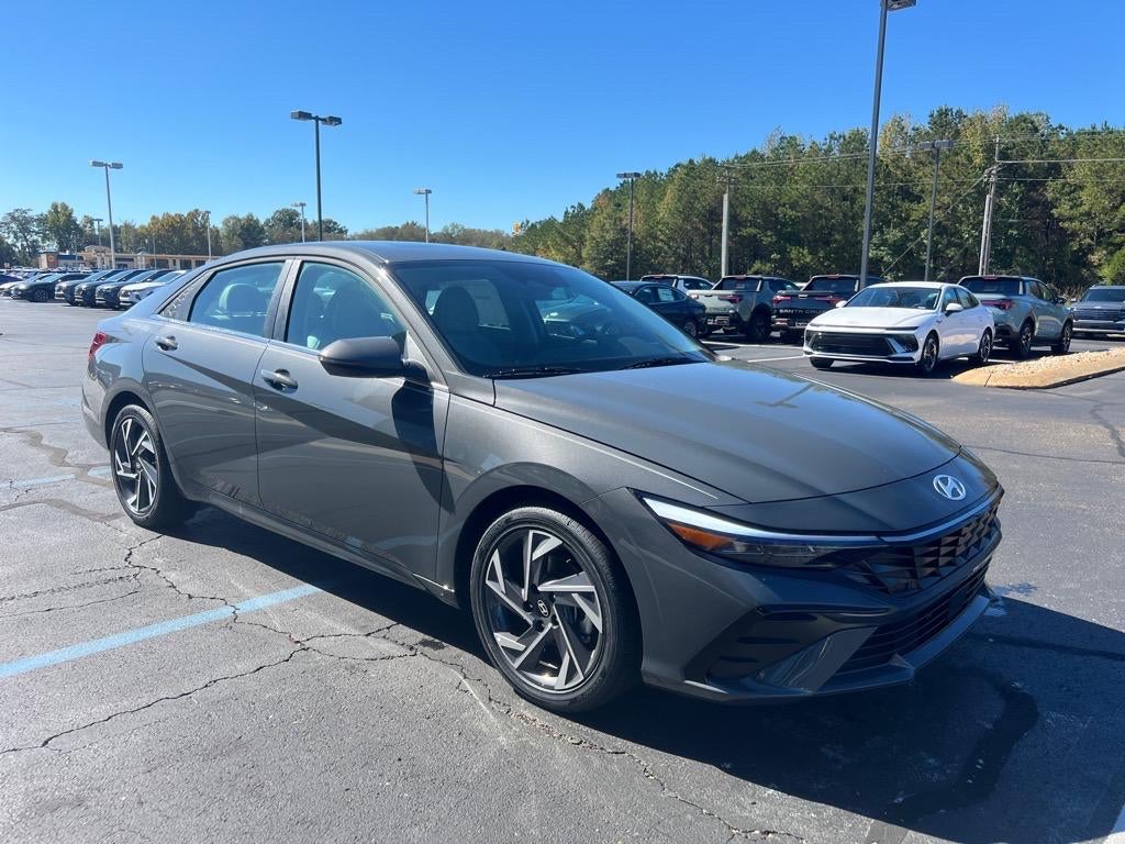 2025 Hyundai ELANTRA Limited