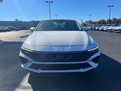 2025 Hyundai ELANTRA Limited