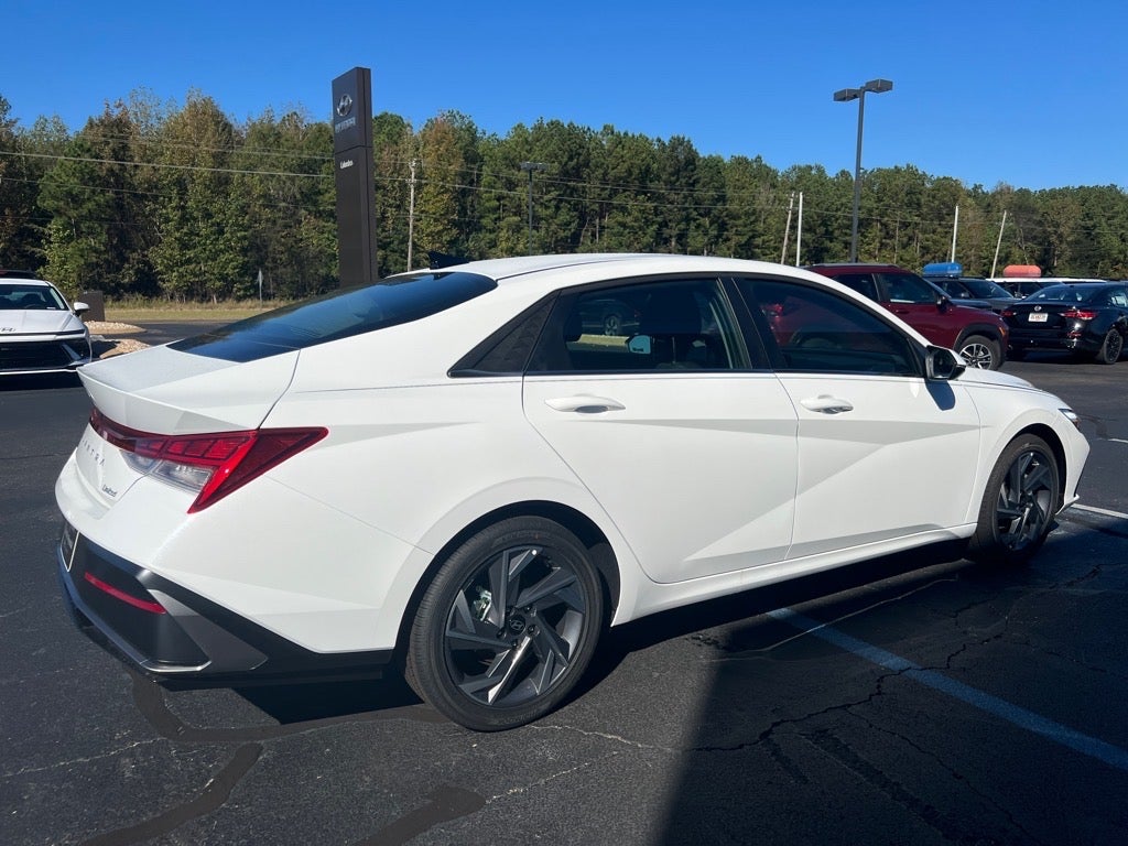 2025 Hyundai ELANTRA Limited