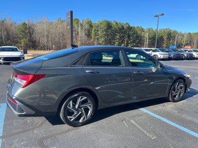 2024 Hyundai ELANTRA SEL