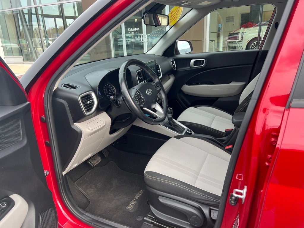 2022 Hyundai VENUE SEL